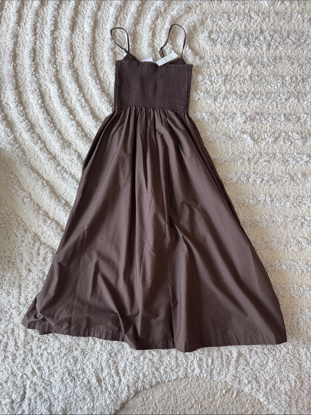 Abercrombie & Fitch A&F Sydney Smocked Dipped-Waist Midi Dress in Brown - Picture 4 of 6